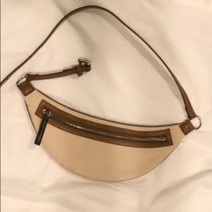 Chic Michael Kors fanny pack